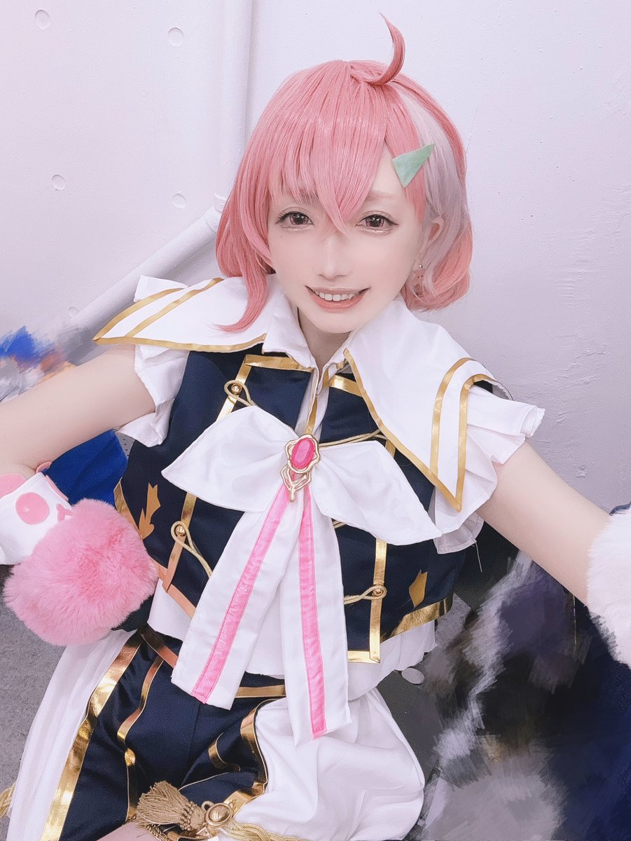 ※コスプレ
やよでした~🎋衣装頑張ったやつはいださんが撮ってくれた🤍ྀི
私が社長出勤したおかげでㄜ༨ᘗ⃒Ɩ ıはないって噂されてたの笑った　すいませんでした(なおあった)

#0525_LiveOnStage