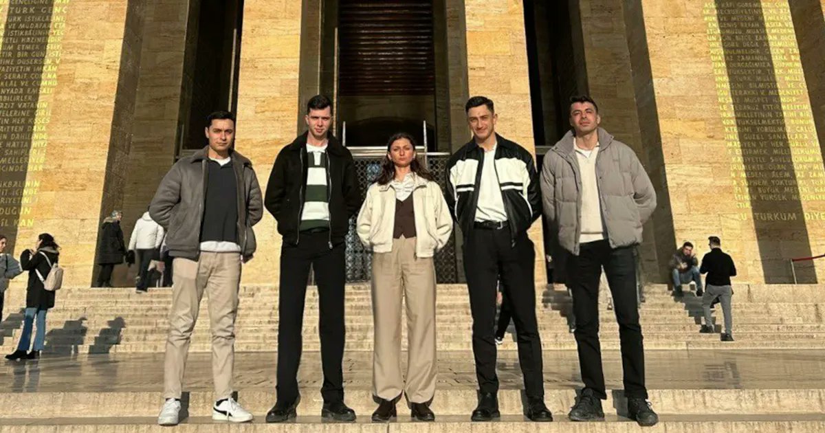 Teğmen Ebru Eroğlu dışında, TSK'dan ihraç edilen 4 teğmen, Ankara Büyükşehir Belediyesi'nde işe başladı. (Müyesser Yıldız)