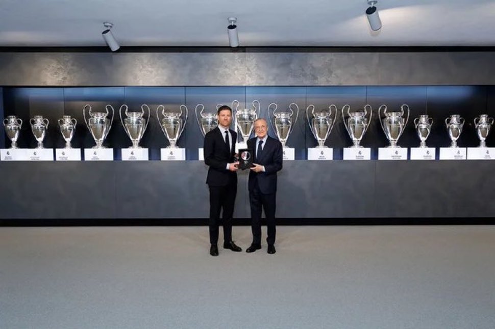 theMadridZone's tweet photo. WELCOME BACK HOME, XABI ALONSO 🤍 https://t.co/YqKCOIVSvC