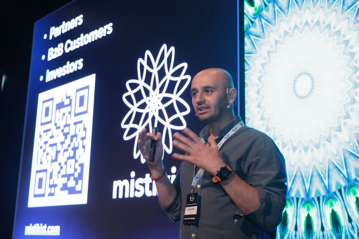 karahan's tweet image. A lovely day at Hello Tomorrow Summit @hellotomorrowtr I was presenting our groundbreaking work that helps people reduce stress, increase focus and program their minds. @MistikistApp