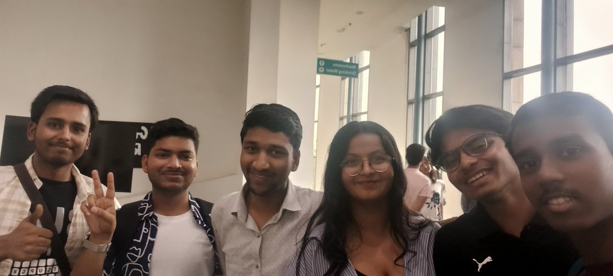rahulgoyal83789's tweet photo. And a huge shoutout to Ignite Rooms for organizing HackArena’s pre-hackathon meetup.
Now let’s go build something legendary.
#HackArena #Hackathon #Web3 #Upskilling #IgniteRooms #freelancer #coding #Learning https://t.co/FbZOPoyD9b