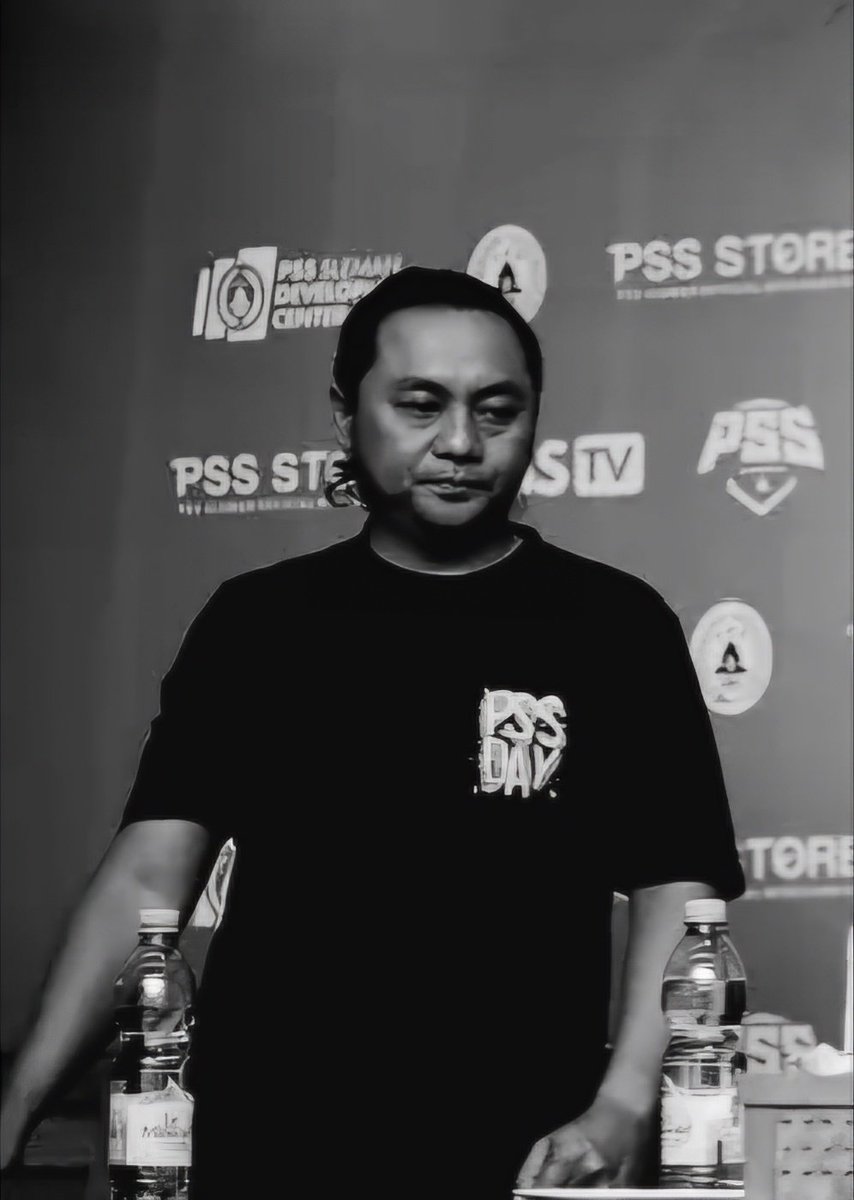 beliau sudah lama duduk santai di menejerial <a href="/PSSleman/">PSS</a> yang kita tahu bahwa tidak ada kemajuan sesikitpun, bahkan kita bisa sebut PSS gini gini aja.
#yoniarsetoOut