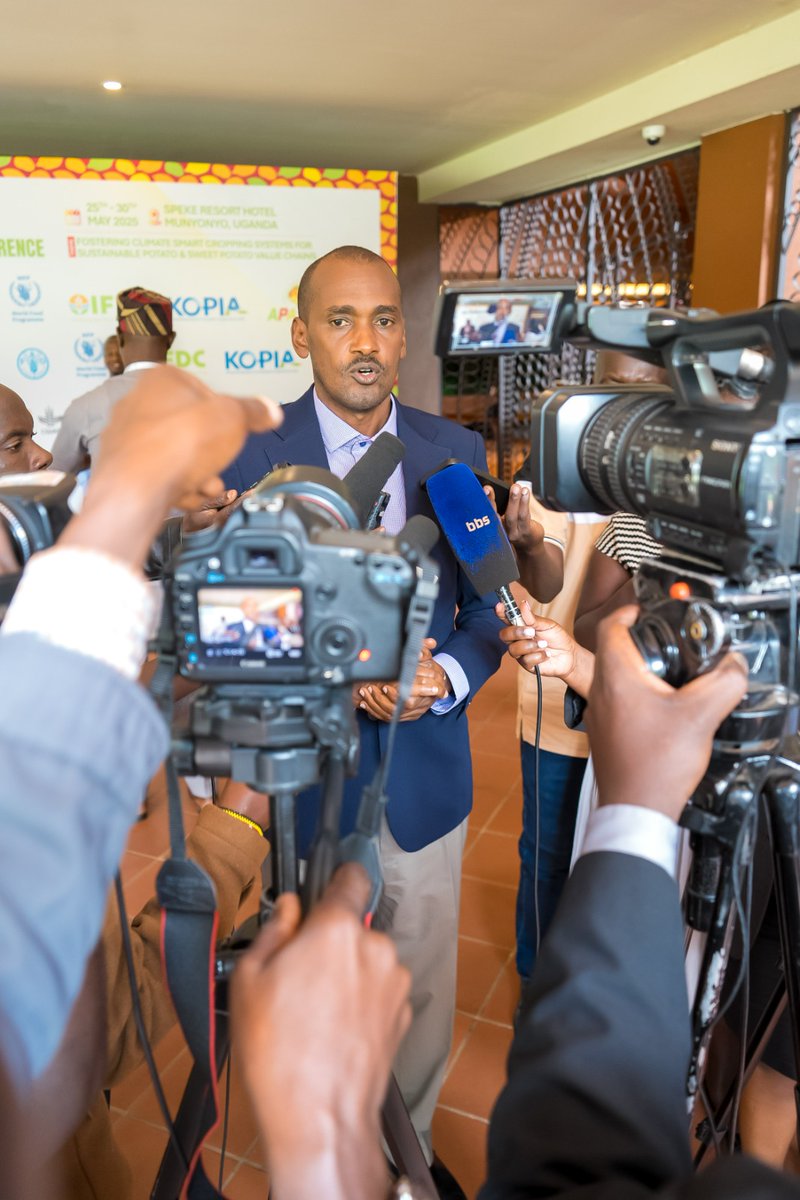 Frank K Tumwebaze,MP: Isaiah 41: 11 tweet media