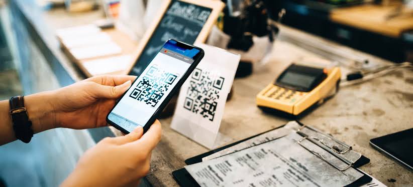 esihle_mahogo's tweet image. Naniphi when it was time to pay and I realized I forgot my card at home😭
Thanks to the Scan to pay feature on the @CapitecBankSA App I was able to scan the QR code and settle my bill🤭  #CapitecJustLikeThat #BankWithCapitec