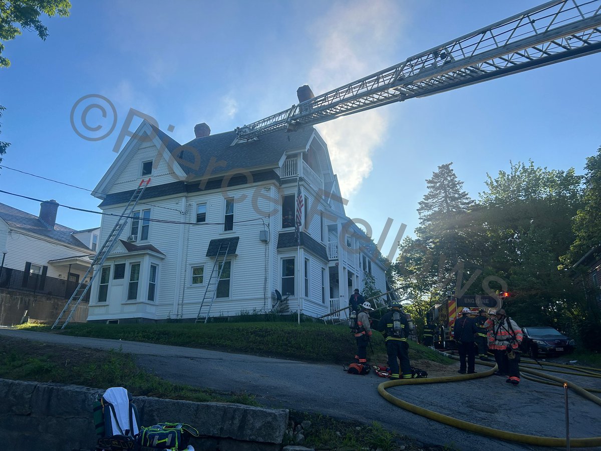 Fitchburg MA 3rd Alarm on Mechanics Street. Members Pierce and Eric Fellows on scene <a href="/ctfirephoto/">CT Fire Photo</a> <a href="/ericsfirepics/">Eric Fellows</a>