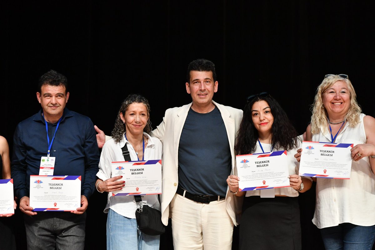 Türkiye Sağırlar Kültür ve Sanat Festivali’nde “Efsane Geri Dönüyor” etkinliğiyle sanatın birleştirici gücüne bir kez daha tanıklık ettik.

Prof. Dr. Necmettin Erbakan Kongre Merkezimizde gerçekleşen bu özel günde, sanatla dolu anlar yaşadık, engelleri birlikte aştık.