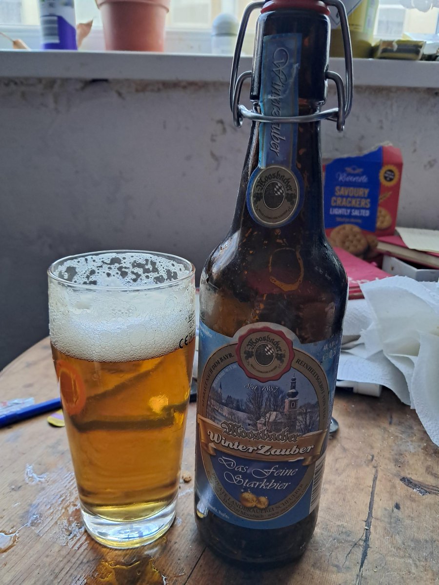 HopHorizonsBeer's tweet photo. 🍺 Cozy up with Moosbacher WinterZauber (6.8%) by Scheuerer! Malty-sweet, hoppy-spritzy Helles Bock. Rate it on https://t.co/crdvrK2xLO! 🎁 Snagged in the UK. Perfect for #HayFestival vibes. #CraftBeer #HellesBock #BeerLovers #BavarianBeer #BookAndBeer https://t.co/Y7vL00IK4N