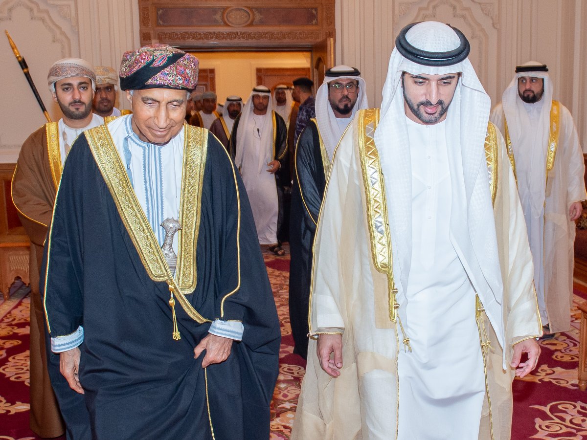 صاحب السمو السيد نائب رئيس الوزراء لشؤون مجلس الوزراء يستقبل بـ #مسقط سمو الشيخ ولي عهد دبي نائب رئيس مجلس الوزراء وزير الدفاع بدولة #الإمارات_العربية_المتحدة الشقيقة، وتم خلال المقابلة استعراض سبل تعزيز التعاون بين البلدين الشقيقين في العديد من المجالات، كما تم التطرق إلى عدد من