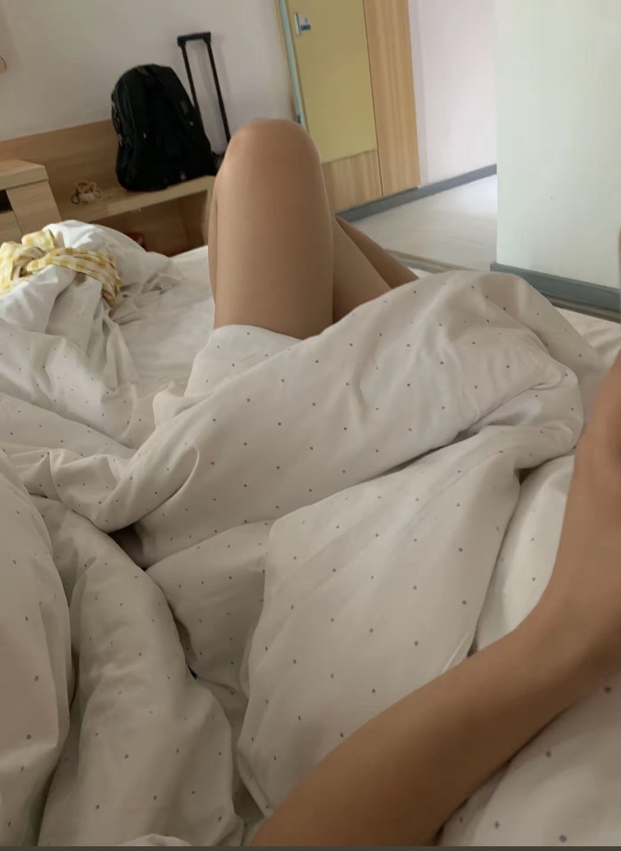 一个突如其来的约会？
🐶:  有空吗 回kl了
🐱:  懒惰勒 在家躺着
🐶: 帮你叫了grab 我给你当狗
评价：8/10！！超爽der 不愧是忍了两个礼拜的小狗 断断续续都做了2个小时
比起其他张一个口就想约我的人有诚意多了
doi视频就等心情好再放噜😜