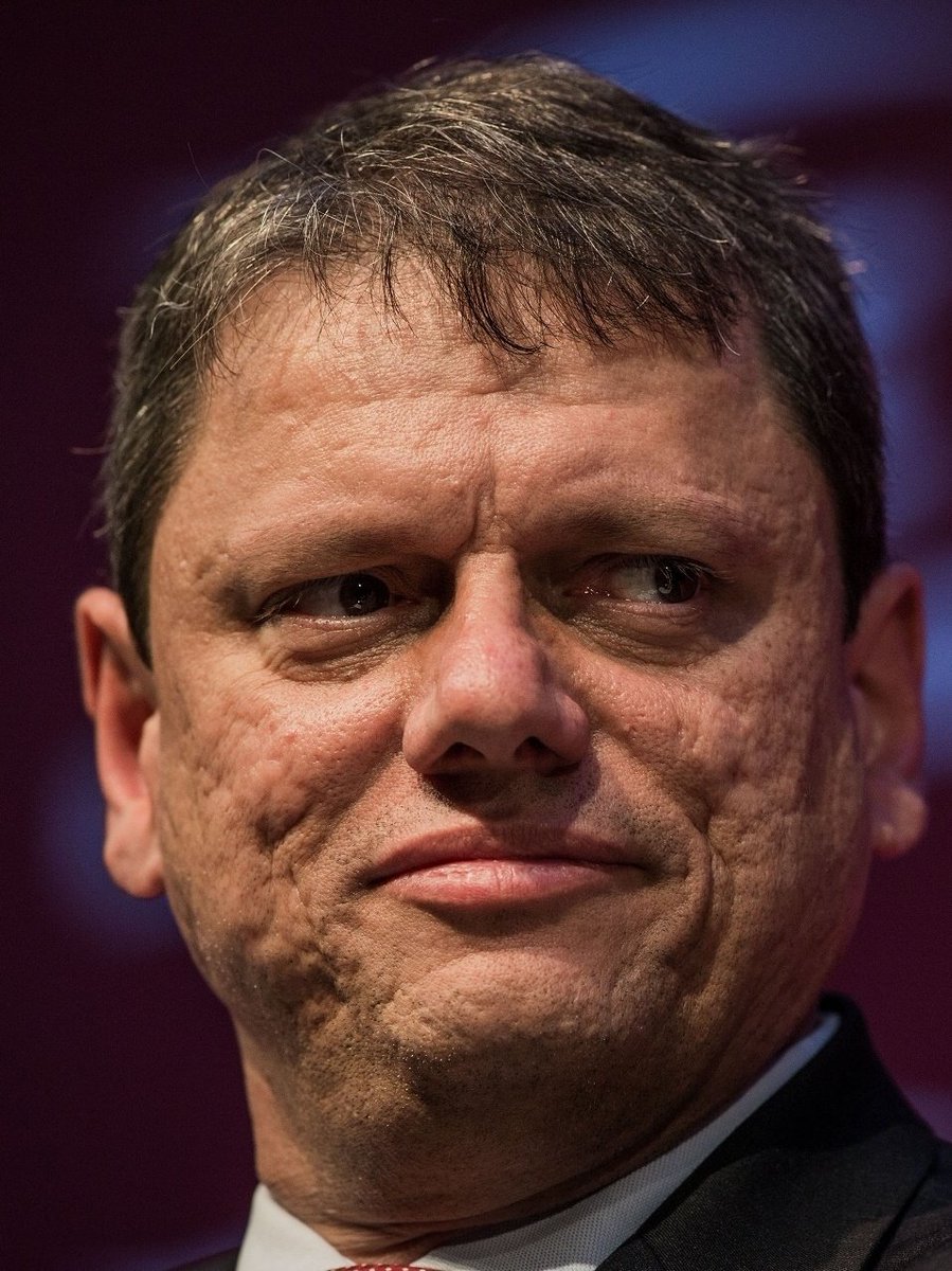 TheodorCarvalho's tweet image. E ser horrendo privatizou todos os bens do estado de SP.  Fez o estado de SP subir para 3º no ranking dos estado que mais deve para união. Se esse vassalo do grande mercado for presidente, ele vai privatizar o Brasil todo, ate nosso oxigênio. É um militar extremista  sem limites…