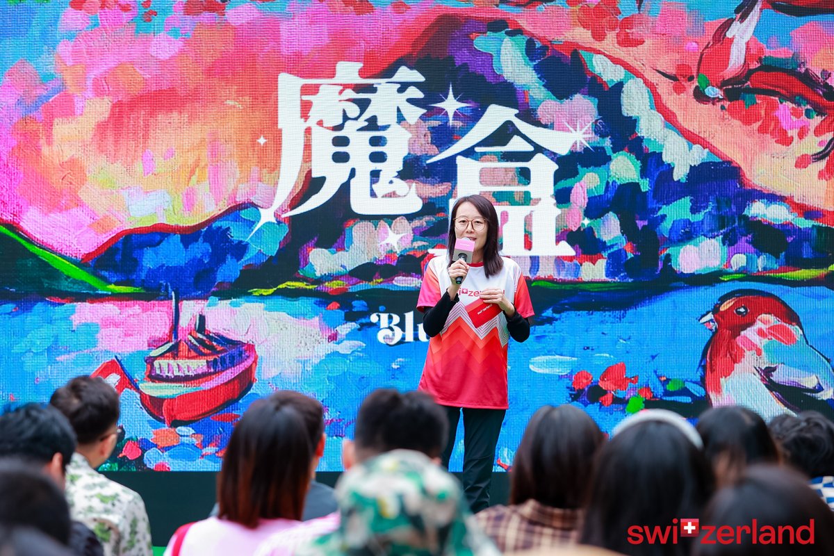 Extraordinario's tweet photo. BLUM se estrena en China y el tráiler tiene ya ¡más de medio millón de escuchas!

Ha sido un viaje espectacular en el que nos ha sorprendido el increíble ecosistema de audio que existe en China.

Gracias a @ManuelBartual y @carmen_pacheco por su imaginación desbordante. https://t.co/1pu1z8218b