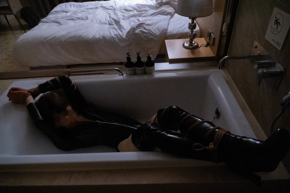 욕조(2)

🪢📸 <a href="/foryou_shibari/">포유_捕有</a>