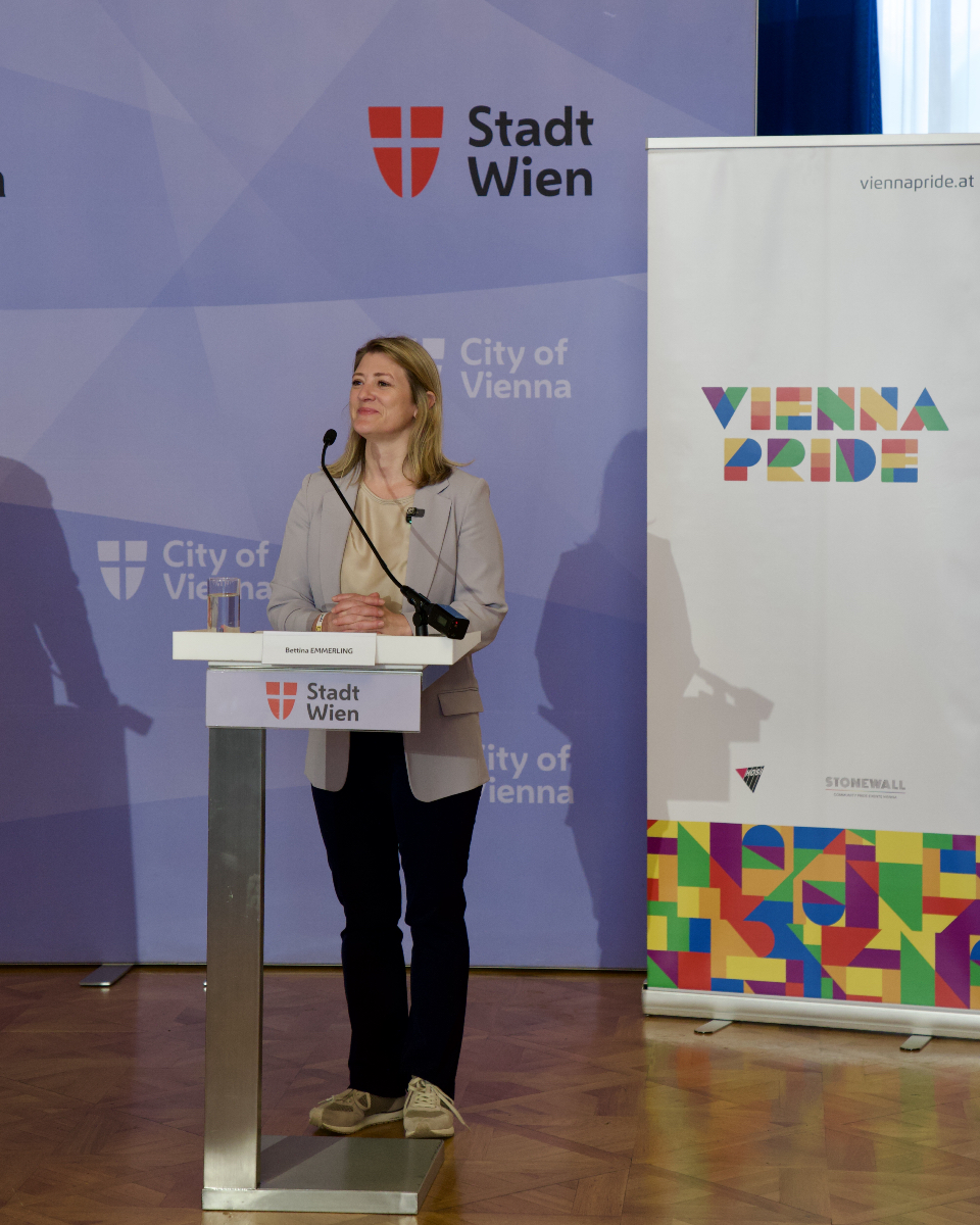 B_Emmerling's tweet image. 🌈 Gemeinsam stark, sichtbar & laut! Bei der heutigen Pressekonferenz drehte sich alles um die Vienna Pride 2025: „Unite in Pride!“ heißt es ab 31. Mai – mit Parade, Pride Village & Run. Wien bleibt Regenbogenhauptstadt! 💪✨