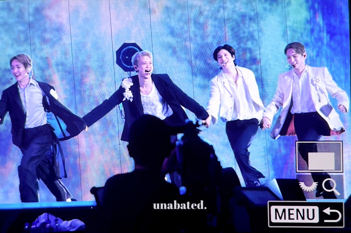 shineeworld1218's tweet photo. 尊い… https://t.co/vh7FRtUHvq