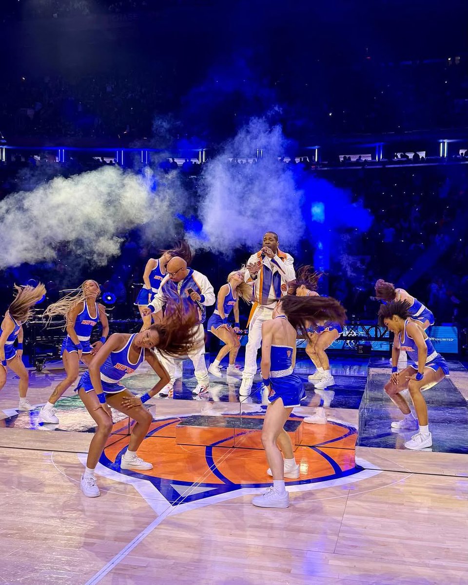 Busta Rhymes (@bustarhymes) on Twitter photo THE BLESSINGS DON’T STOP SO WE WON’T EVER STOP!! NEVERRRRRR!!! BIG SALUTE TO THE <a href="/nyknicks/">NEW YORK KNICKS</a> TEAM AND FRANCHISE FOR HAVING US PULL UP TO TEAR DOWN THE WHOLE MADISON SQUARE GARDEN FOR THE HALF TIME PERFORMANCE AND FOR GREEN LIGHTING EVERYTHING FOR US TO BE ABLE TO DROP OUR BRAND NEW THE BLESSINGS DON’T STOP SO WE WON’T EVER STOP!! NEVERRRRRR!!! BIG SALUTE TO THE <a href="/nyknicks/">NEW YORK KNICKS</a> TEAM AND FRANCHISE FOR HAVING US PULL UP TO TEAR DOWN THE WHOLE MADISON SQUARE GARDEN FOR THE HALF TIME PERFORMANCE AND FOR GREEN LIGHTING EVERYTHING FOR US TO BE ABLE TO DROP OUR BRAND NEW