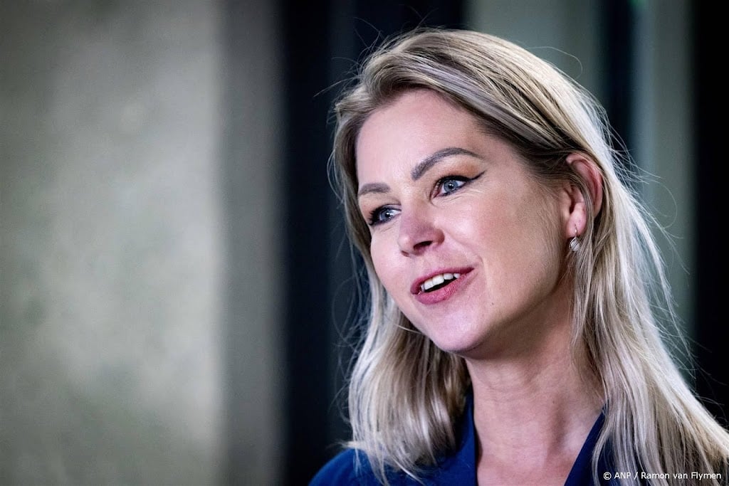 Raad van State kiest volledig voor Johan Vollenbroek: "Een [hogere ondergrens voor stikstof dan een hondendrol per hectare]  - is alleen verdedigbaar als eerst een  robuust, geloofwaardig en effectief pakket van natuurherstelmaatregelen  is gerealiseerd".  De RvS schrijft dus