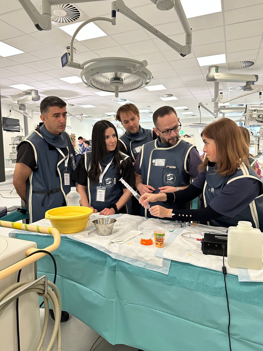esmintsociety's tweet image. 🚀 Day 1 of the #ESMINT Skills Training 2.1 is underway in Amsterdam! Hands-on training, expert mentoring & focused learning in #StrokeTreatment. Great to see the energy 🙌 @Aggour @GuenegoAdrien @VladimirKZagreb @anna_kyselyova @Roland_K_Schwab @JanHendrikBuhk @MPeyT1 @jc__ray