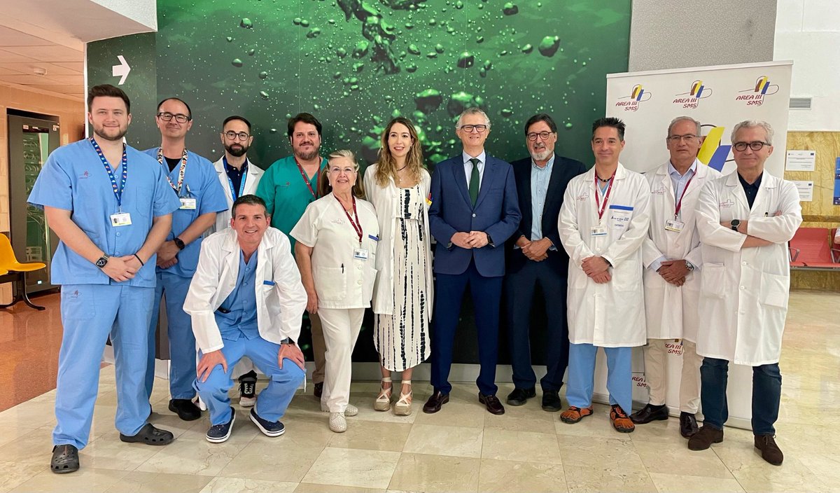 Murciasalud (@murciasalud) on Twitter photo El Hospital Universitario Rafael Méndez <a href="/Area3Lorca/">Area 3 Salud Lorca</a> consiguió el año pasado el mayor número de donantes de órganos desde que puso en marcha el programa de donación. En total, nueve personas donaron sus órganos en 2024.
El consejero de Salud, Juan José Pedreño, y el coordinador El Hospital Universitario Rafael Méndez <a href="/Area3Lorca/">Area 3 Salud Lorca</a> consiguió el año pasado el mayor número de donantes de órganos desde que puso en marcha el programa de donación. En total, nueve personas donaron sus órganos en 2024.
El consejero de Salud, Juan José Pedreño, y el coordinador
