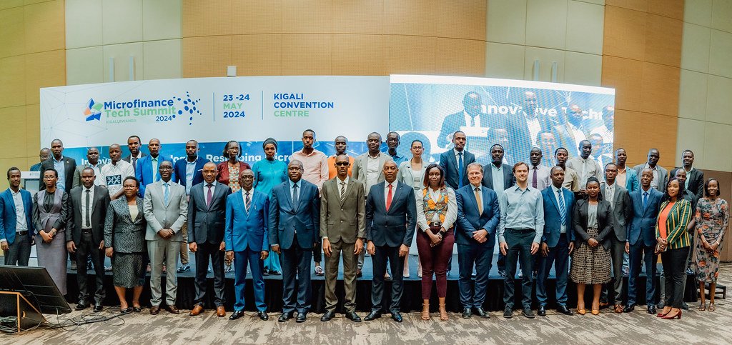 AMIR🇷🇼 (@amir_rwanda) on Twitter photo AMIR igiye kwagurira ibikorwa by’Inama mpuzamahanga yiga ku Ikoranabuhanga ryifashishwa muri serivisi z'Imari, #MTS2025 muri #Zimbabwe, mu rwego rwo gukurura abashoramari no kwerekana ibyo u #Rwanda rugezeho muri uru rwego.
Inkuru irambuye <a href="/kigalitoday/">Kigali Today</a>
👉 tinyurl.com/rk7rwk2a AMIR igiye kwagurira ibikorwa by’Inama mpuzamahanga yiga ku Ikoranabuhanga ryifashishwa muri serivisi z'Imari, #MTS2025 muri #Zimbabwe, mu rwego rwo gukurura abashoramari no kwerekana ibyo u #Rwanda rugezeho muri uru rwego.
Inkuru irambuye <a href="/kigalitoday/">Kigali Today</a>
👉 tinyurl.com/rk7rwk2a