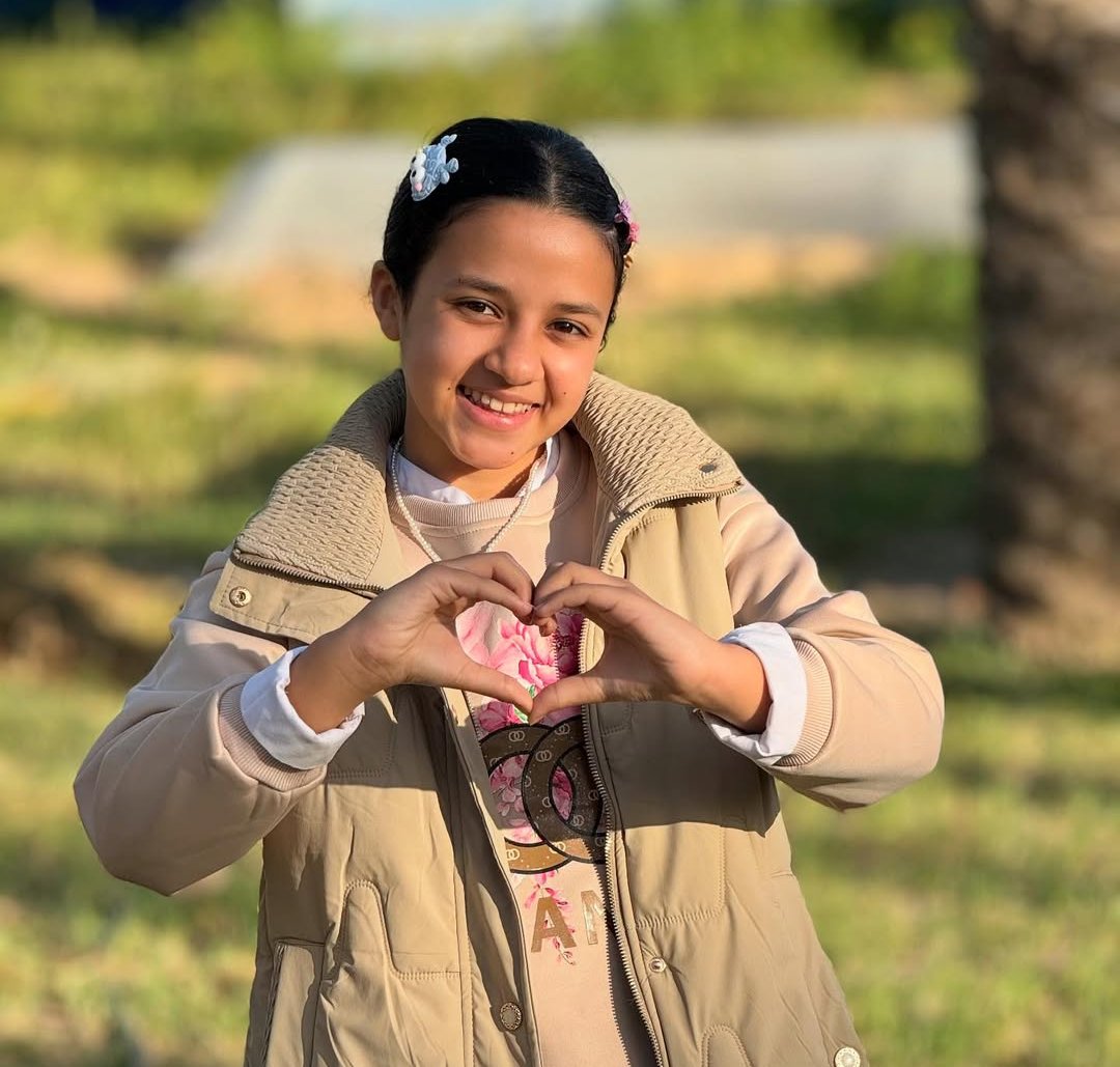 Anpinazionale's tweet image. Yaqeen Hammad non c' è più. Un attacco aereo israeliano ha colpito la sua casa a Deir al-Balah, uccidendola. 
Yaqeen pubblicava video con palloncini, sorrisi. Provava a rinascere, e a far rinascere. 
L'ennesima vittima di un massacro senza fine. Di un Crimine inarrestabile

#Gaza