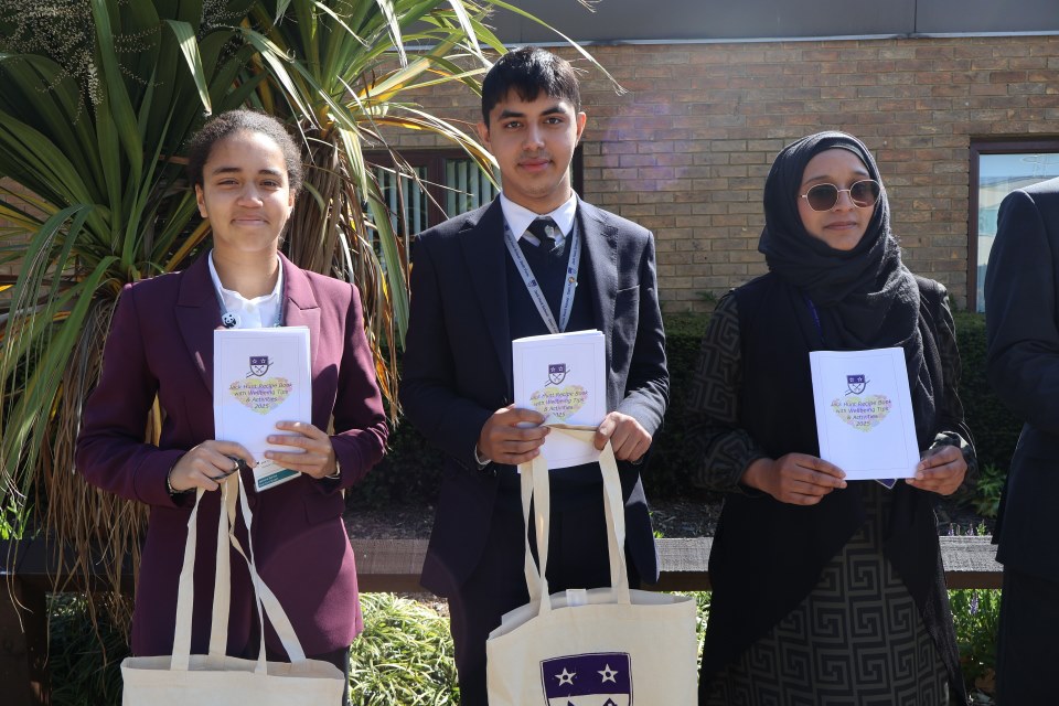 Peterborough Keys Academies Trust (@pkat_edu) on Twitter photo With the help of a £500 grant from @tesco the Sixth Formers <a href="/JackHuntSchool/">Jack Hunt School</a> received a Recipe & Wellbeing book with 37 recipes from around the world & lots of guidance plus a 'Class of 2025’ fair trade tote bag with many goodies #NextChapter #Peterborough With the help of a £500 grant from @tesco the Sixth Formers <a href="/JackHuntSchool/">Jack Hunt School</a> received a Recipe & Wellbeing book with 37 recipes from around the world & lots of guidance plus a 'Class of 2025’ fair trade tote bag with many goodies #NextChapter #Peterborough