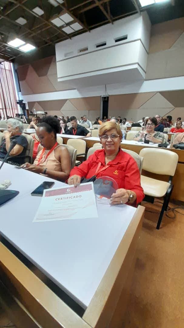Tras nuestra reciente participación en el evento #CICONS, constatamos la necesidad de digitalizar con inteligencia los procesos, comunicar con excelencia nuestros logros e integrar esfuerzos entre academia, empresa y sociedad 👷🏽👷🏿‍♀️

#ProyectandoElFuturo
#Cuba 🇨🇺