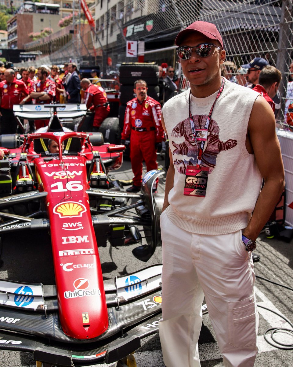 GazzettaFerrari's tweet photo. KYLIAN MBAPPE x FERRARI 🔥 https://t.co/6DgZWxjUys
