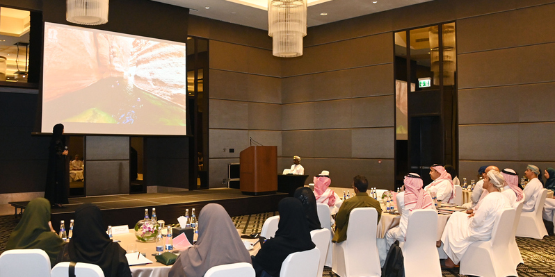 انطلاق فعاليات برنامج "تجربة #سلطنة_عُمان في تنظيم أنشطة المغامرات" بـ #مسقط.

2u.pw/TrTLK

#العُمانية