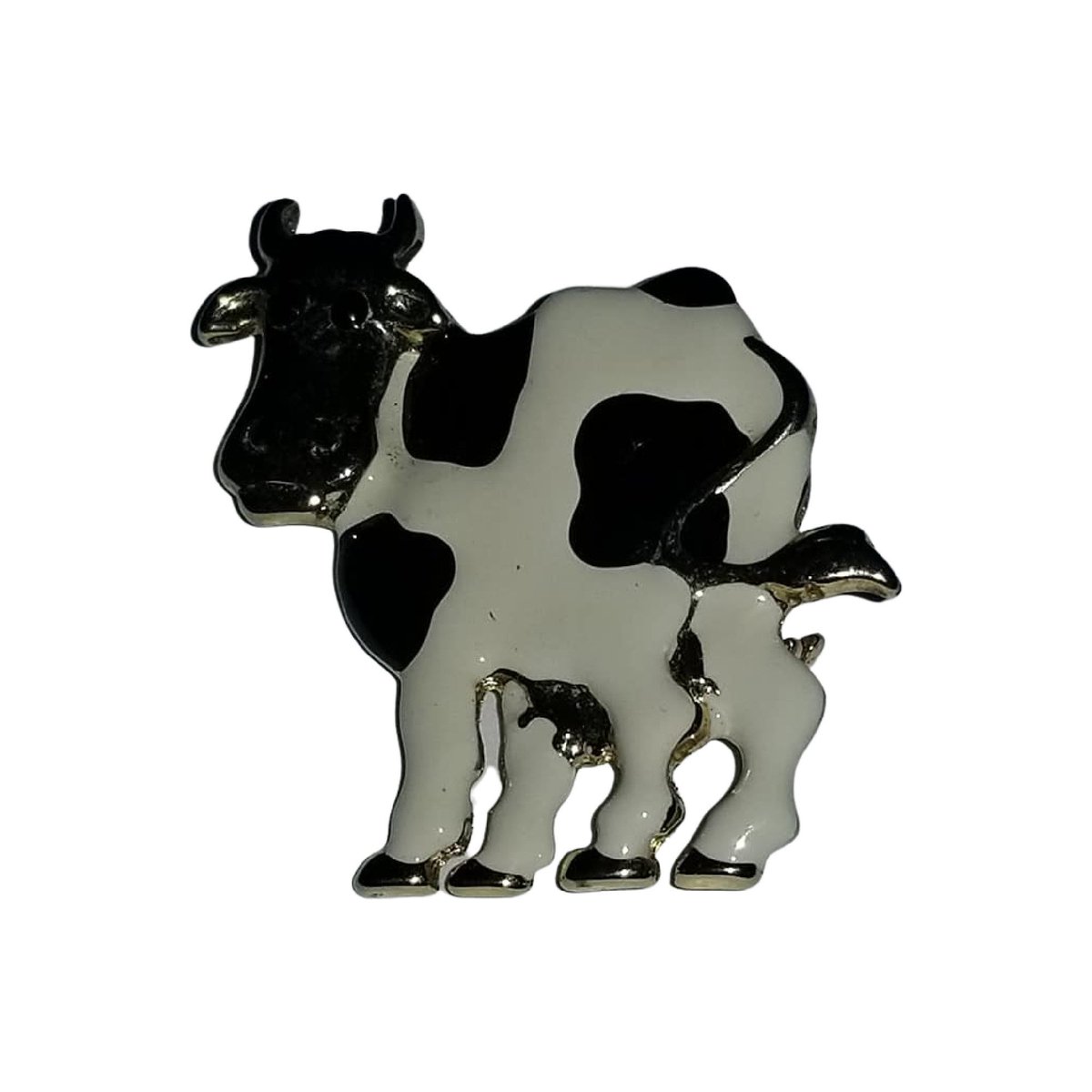 JunkYardBlonde's tweet photo. Vintage Enamel COW Brooch, Free Shipping https://t.co/ObBiEhlDzu #JunkYardBlonde #Etsy #BarnyardAnimals https://t.co/LPSNabHh7o