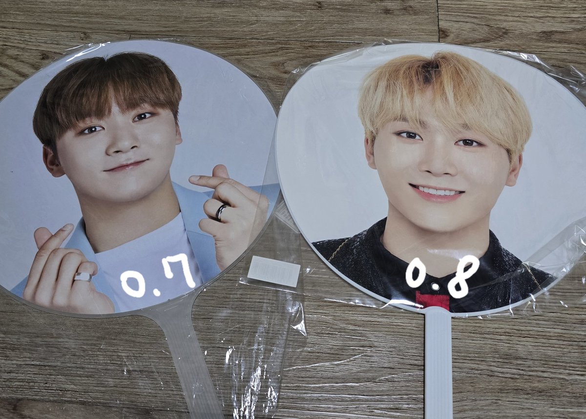 lljch00's tweet photo. 세븐틴 승관 굿즈 양도

https://t.co/jcyMZnfXSA

seventeen svt 에스쿱스 승철 정한 조슈아 지수 준휘 호시 순영 원우 지훈 우지 디에잇 명호 민규 도겸 석민 승관 버논 한솔 디노 찬 판매 포카 포토카드 우치와 엘홀더 ideal cut 캐럿랜드 caratland sell https://t.co/jLBRONszYL