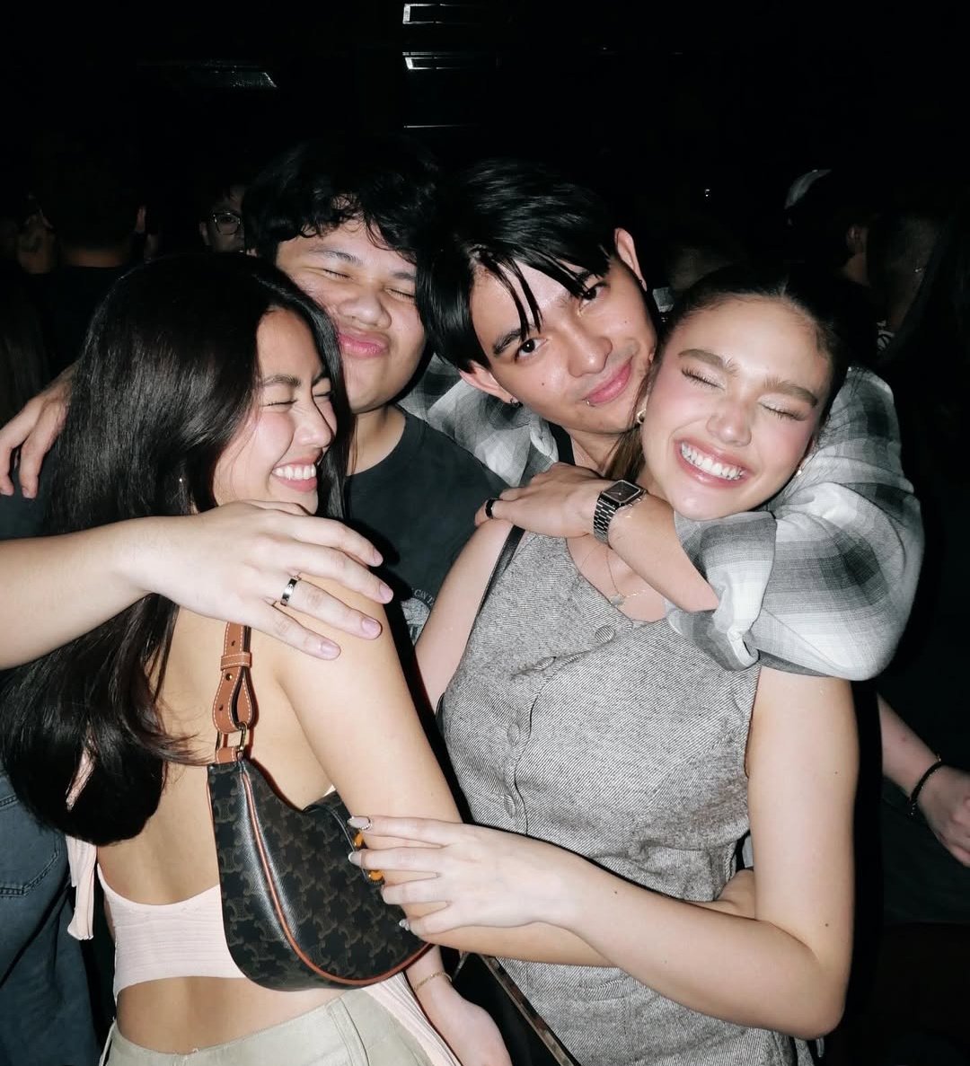 nicslovescriza's tweet photo. woahhh🖤 https://t.co/44kzmirZ6w