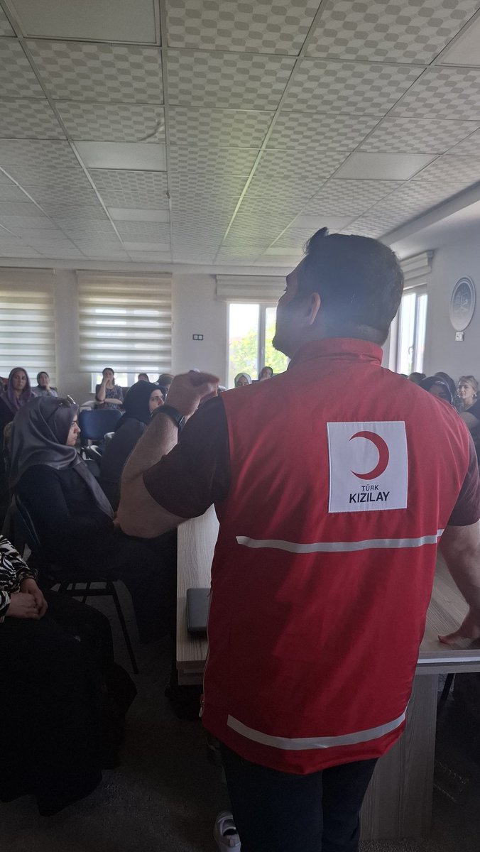 Van Edremit Kızılay tweet media