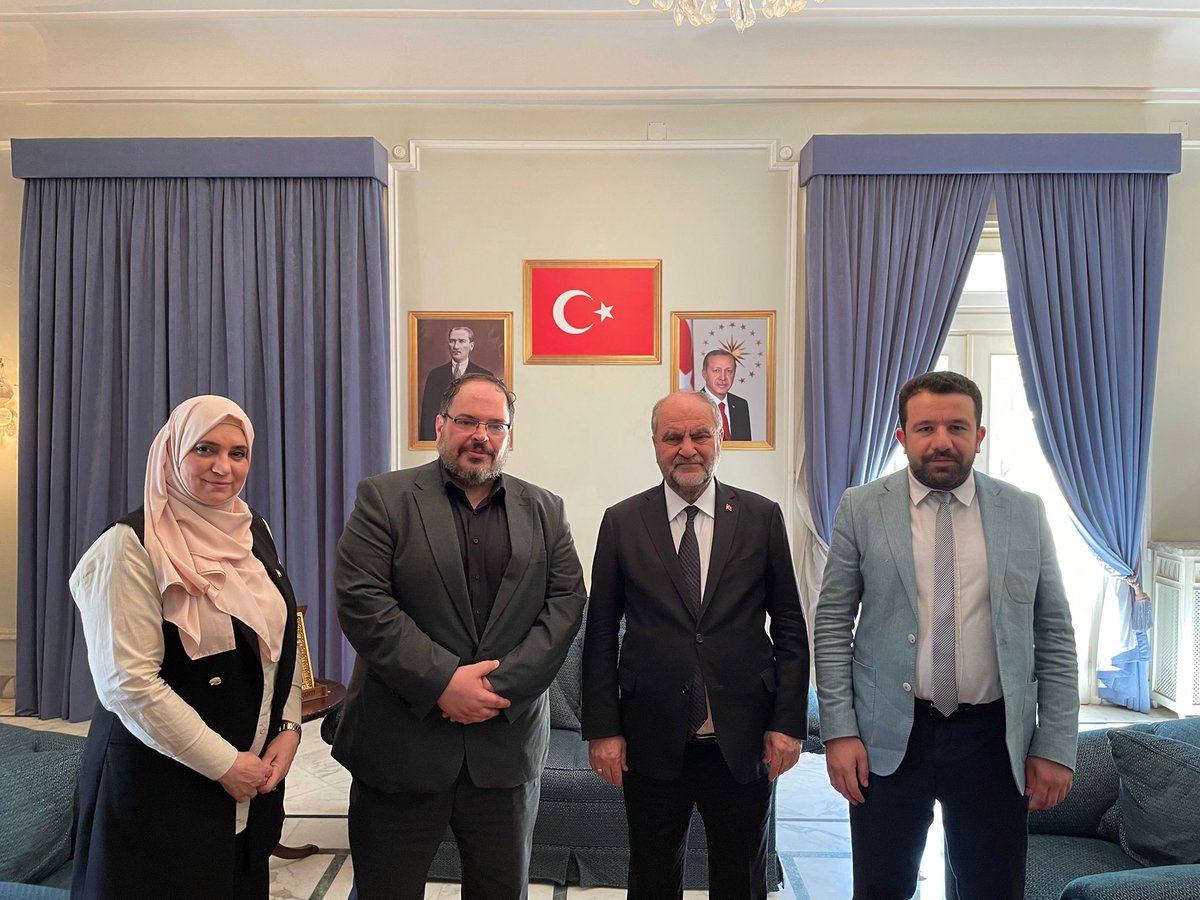 التقينا بسعادة السفير التركي د. برهان كورأوغلو في العاصمة دمشق. تحدثنا حول أهمية تعزيز العلاقات بين الدولتين والشعبين السوري والتركي. سعادة السفير يبذل جهودًا كبيرة لدعم مسار الاستقرار والازدهار الاقتصادي في سوريا. كل الشكر له ولتركيا، حكومةً وشعبًا. <a href="/burhankoroglu/">Burhan Köroğlu</a>