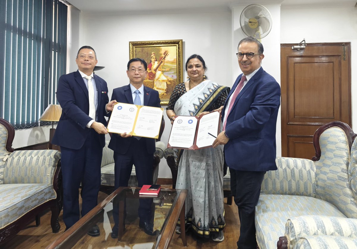 Jawaharlal Nehru University (JNU) (@jnu_official_50) on Twitter photo JNU VC Prof Santishree Dhulipudi Pandit today signed an Agreement of Cooperation with the Taipei Economic Cultural Center, India for academic collaboration represented by H.E. Baushuan Ger, TECC India in the gracious presence of the Dean, SIS Prof Amitabh Mattoo.
<a href="/rashtrapatibhvn/">President of India</a> JNU VC Prof Santishree Dhulipudi Pandit today signed an Agreement of Cooperation with the Taipei Economic Cultural Center, India for academic collaboration represented by H.E. Baushuan Ger, TECC India in the gracious presence of the Dean, SIS Prof Amitabh Mattoo.
<a href="/rashtrapatibhvn/">President of India</a>