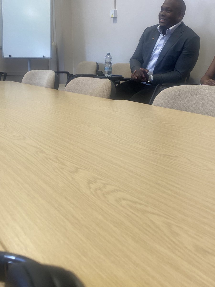 MrVisioneer's tweet image. My life is about change and be transformed as I spend the next two hours with @VusiThembekwayo