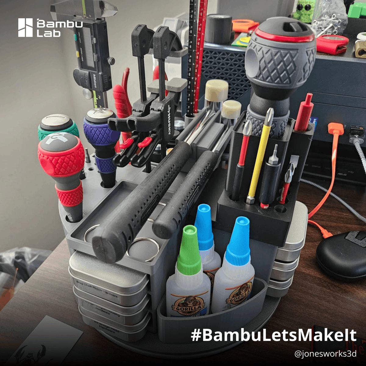BambulabGlobal's tweet image. Why buy it when you can make it better?
3D printing lets you skip the store and make exactly what you need, when you need it.
What do you print instead of buying? Tell us with #bambuletsmakeit.
Shoutout to @tuck_garage, @jonesworks3d, @sae.dustin and @djl_3designs, for…