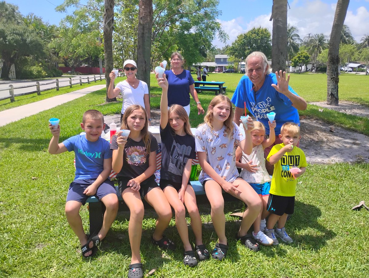 River Oaks Republic Civic Association giving away FREE SNOW CONES at Gore Betz Park!!;