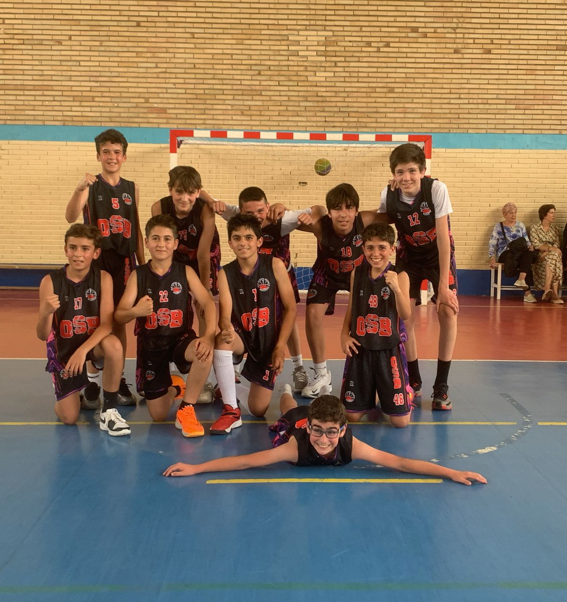 🏆🥇 Nuestro Álevin / Preinfantil Masculino se ha proclamado esta tarde campeón de Copa Primavera Preinfantil en un buen partido frente a Buen Pastor.

Siendo el resultado del partido para los nuestros 59 - 46

Enhorabuena chicos💪
👏👏👏👏

#letsgoldschool #oldschoolfamily