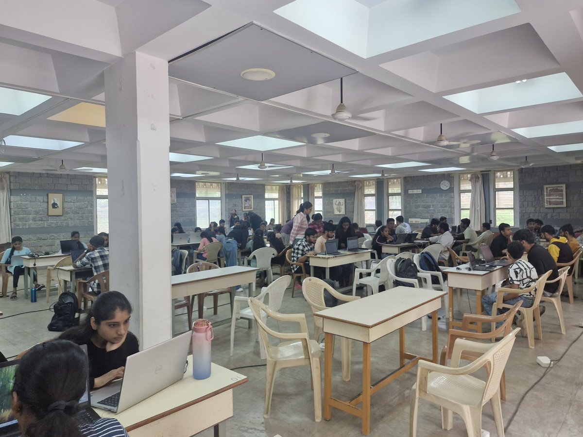 ImpanaKS_02's tweet image. From attendee to organizer!
Co-hosted my first ever workshop &amp;amp; hackathon with @aibrewery.
So many bugs, ideas, and memories packed into one weekend!

#HackathonVibes #AIinCollege #TechEvents