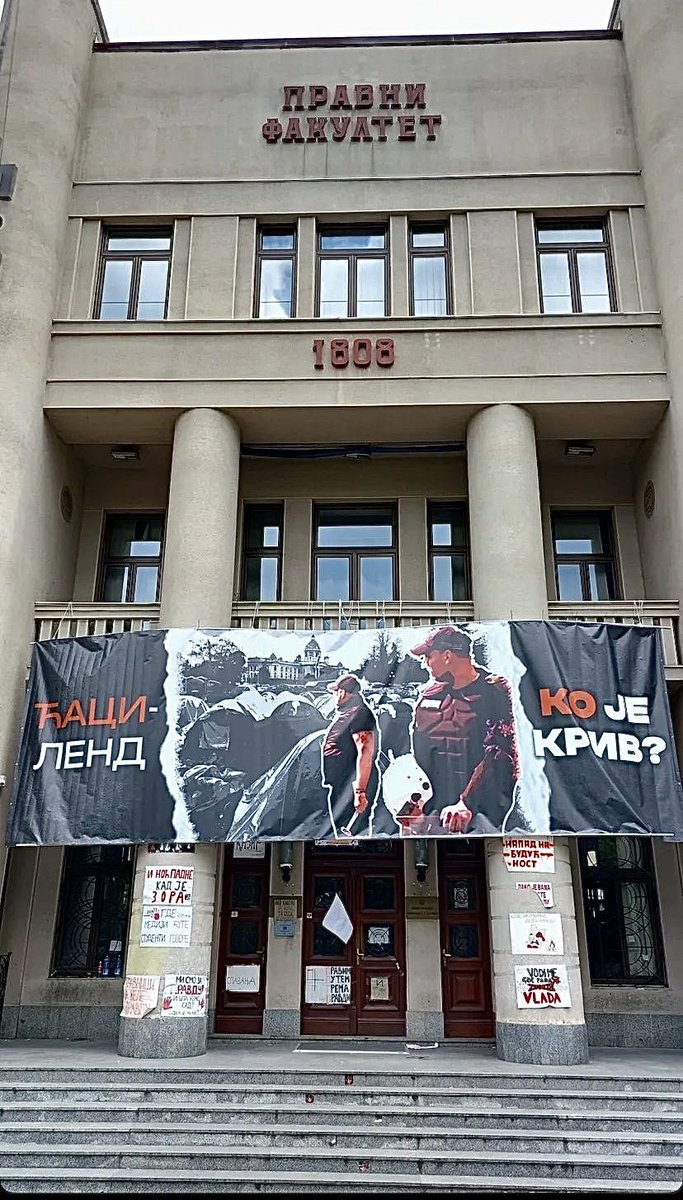 blokadapravni's tweet photo. Ко је крив за угрожавање безбедности учесника протеста 15. марта од стране организоване групе људи из Пионирског парка?

#KoJeTebiKriv https://t.co/6okd4reMtL