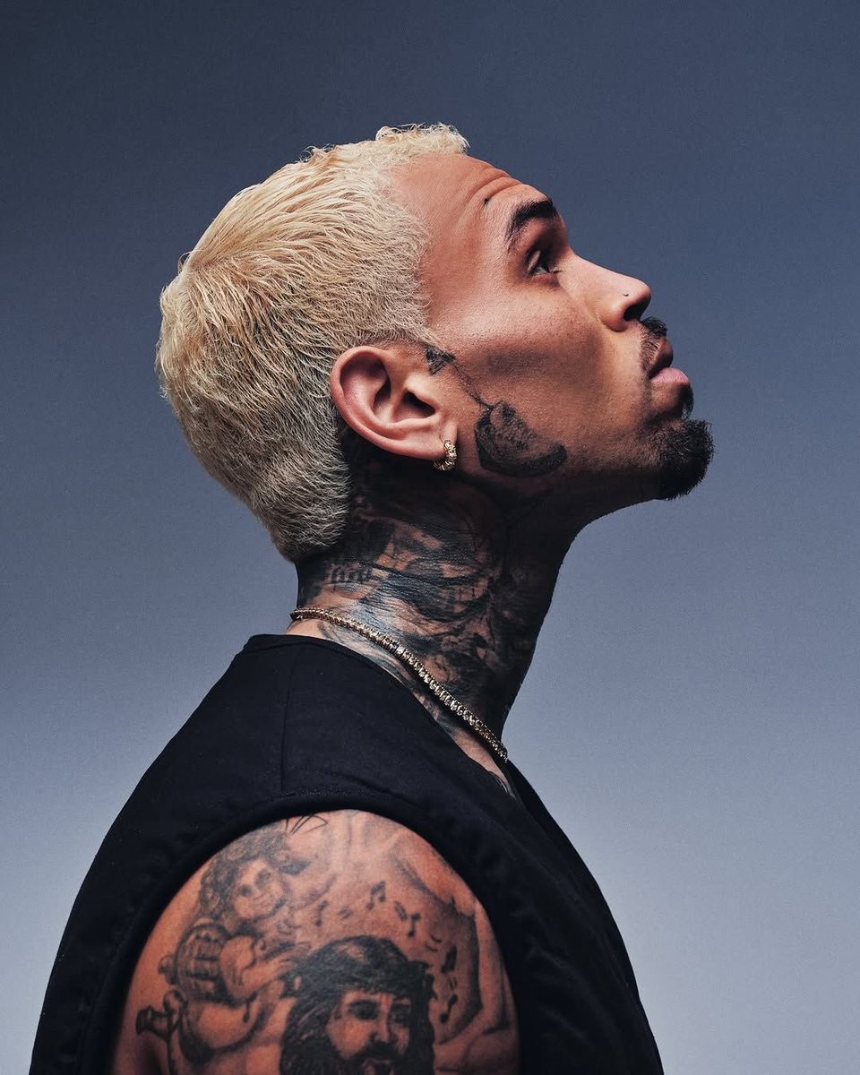 IndigoOnGod's tweet photo. Chris

• Leo
• 36 

 • R&amp;B icon • Playboy • Philanthropist • Athlete • Crazy Petty • Realist • Trouble Maker • Father • Artist • Model • Actor • Writer • Producer 

• Primary setting: Los Angeles, California 

• Straight 
• Lit/desc 
• 21+ • MDNI 

♡+↻ https://t.co/iRZKhohymS
