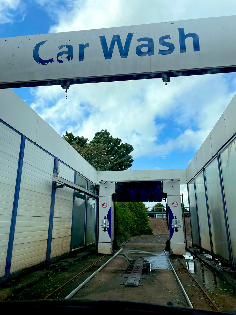 MorganBroadcast's tweet image. Is it too weird to ask one of the fuel station staff to sit in your car for the duration of the car wash? #AskingForAFriend #NotReally #ChildhoodPhobia 😬😩