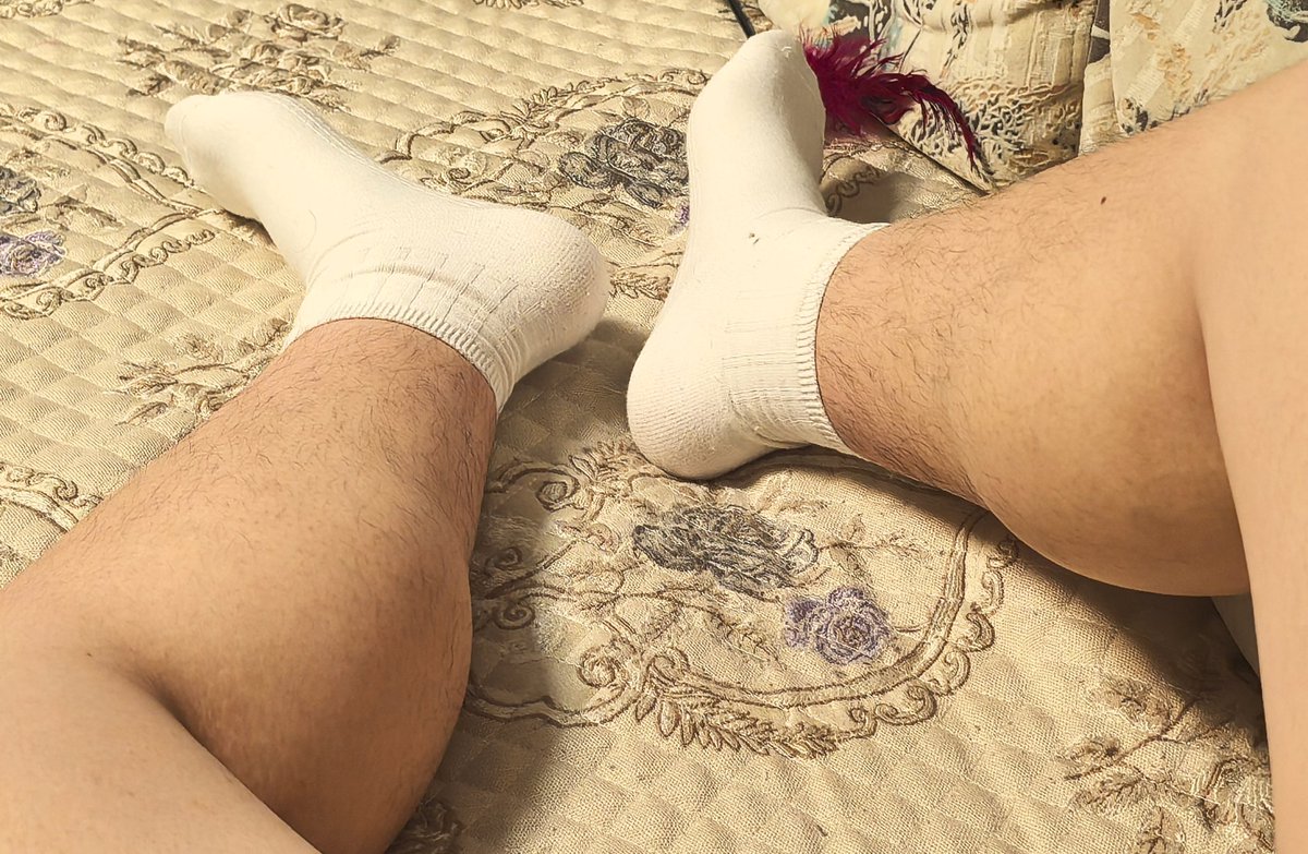 看看你们的白袜🥰