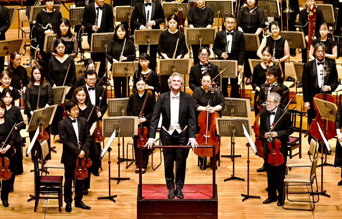 Some more nice photos of my guest appearance w. the TOKYO PHILHARMONIC ORCHESTRA last Sunday!Suntory Hall, Tokyo
Soloists Yuki Ito (cello)
Megumi Nakamura (harp)
Management MIYAZAWA &amp; Co.

•Gandalf 
•Debussy-Danse Sacrée &amp; Danse Profane
•Casanova
•Dvorák-Symphony 9