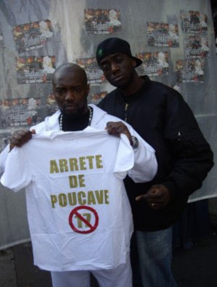 [THREAD] ⚠️

POURQUOI LE MERCH DANS LE RAP FR EST MÉDIOCRE ET MÉRITE MIEUX   ? 👕