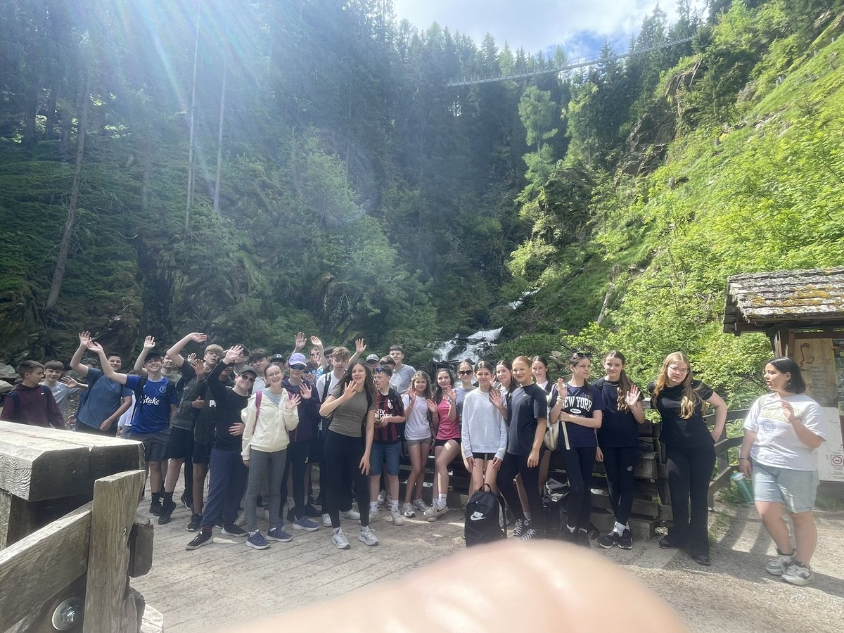 SamuelWardSport's tweet photo. Italy 2025: Today consisted of a hike up to a 60m high suspension bridge followed by archery, padel and mini golf! https://t.co/l7Q9eBRAQc