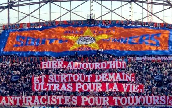 AmazighBerBer5's tweet photo. @RNJ_13off @RNational_off @franckallisio @RNational13 @rn_paca @JeanLouisGeiger @RNJ_off @PR_Thionnet @Bryan_Vincent13 @TimBouzon Pas de facho à l’OM bande de mastre https://t.co/5PAnDQ8DhM