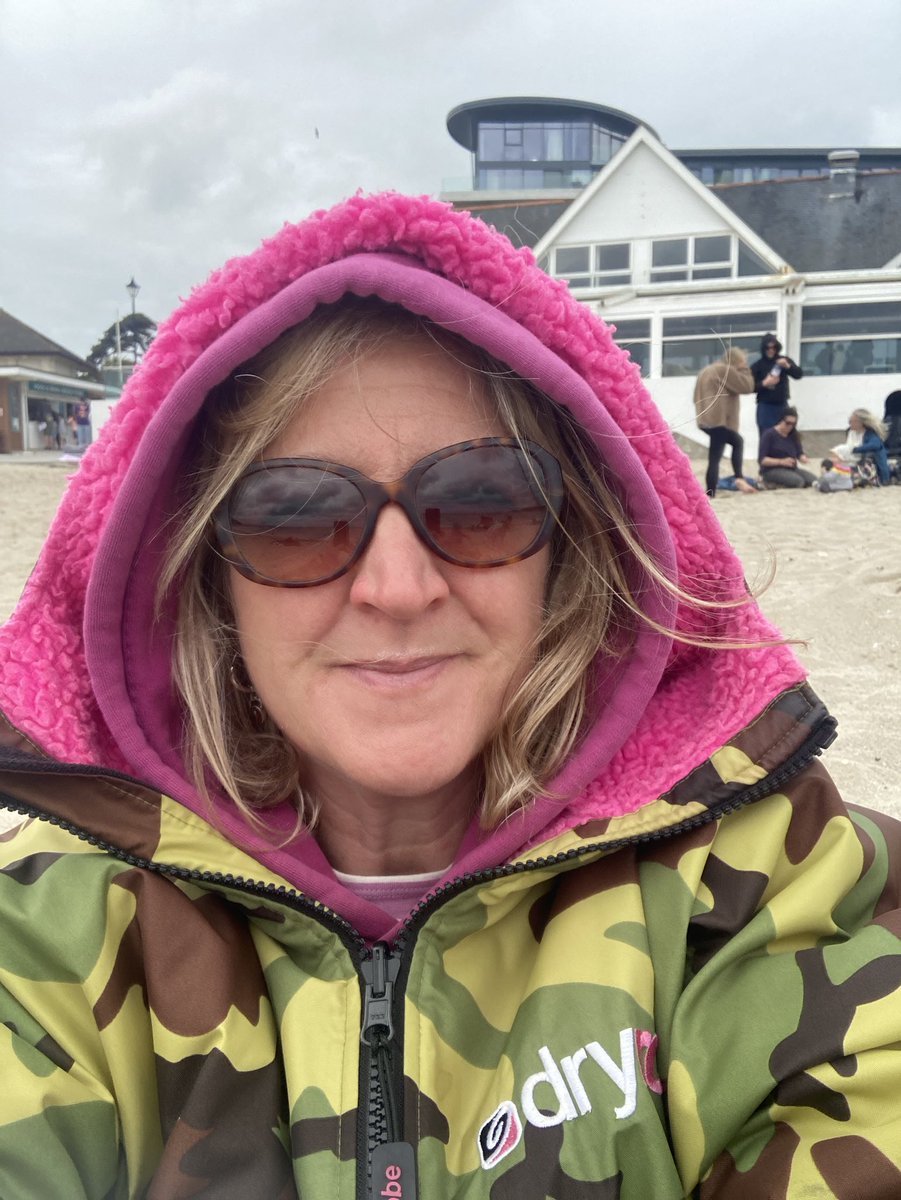 Made it to the #beach on #BankHolidayMonday … but had to deploy the #DryRobe just to keep warm! 🥶🙈🙄😩
#Cornwall #BeachLife #Cornish #Home #cloudyskies #whereisthesun