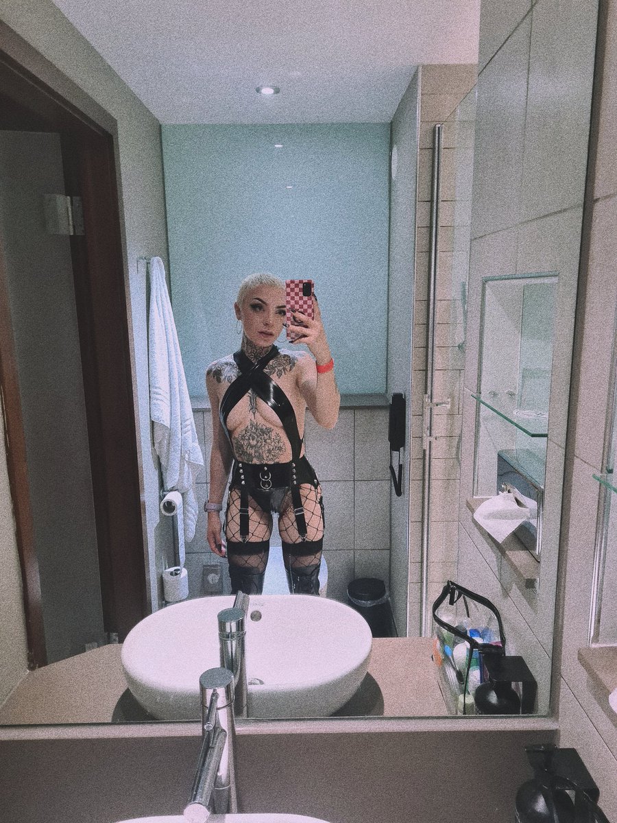 ohshannonsucks's tweet photo. https://t.co/uKXBdQ0Hm7