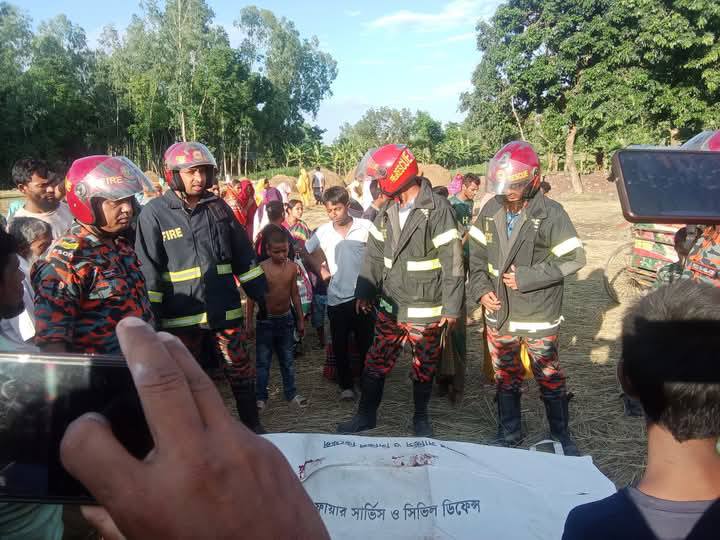 গোবিন্দগঞ্জে যাত্রীবাহী বাসের চাপায় রিকশাচালকের মর্মান্তিক মৃত্যু